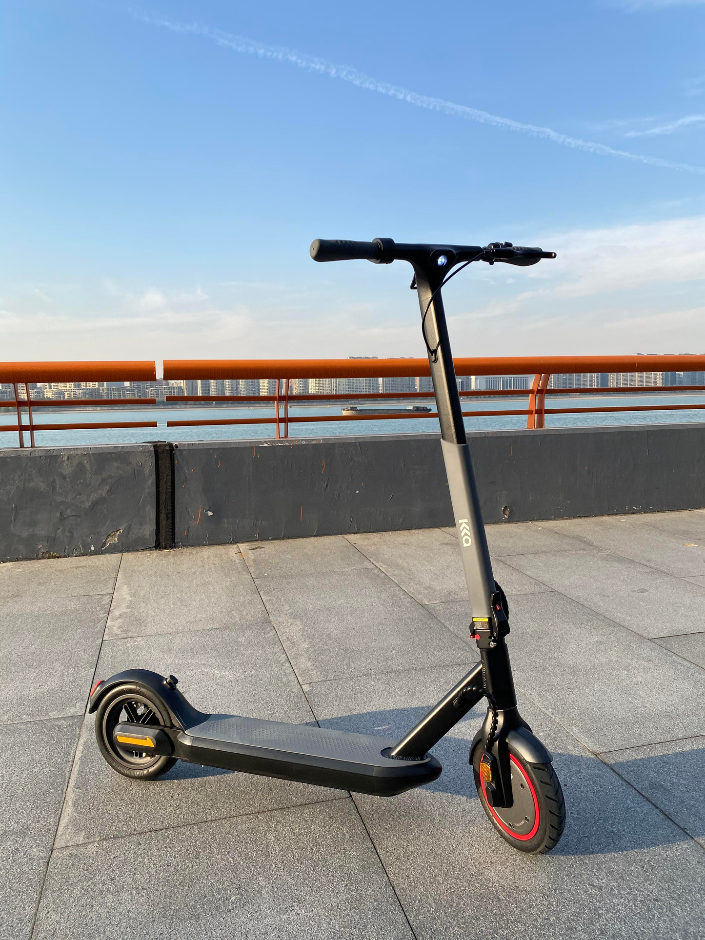 36V Freddo X1 E-Scooter. 350W motor, 16 mph, 8.5 inch tires, lightweight and foldable Black-3