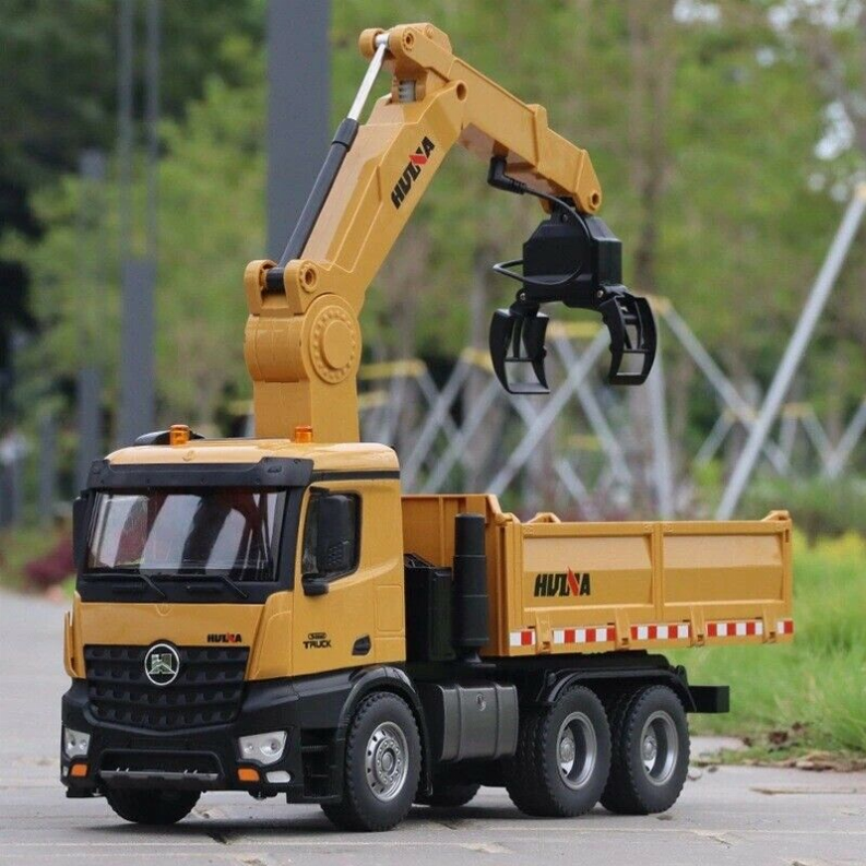 Truck With Hoist / Log Grabber-6