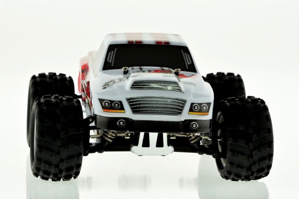 1:16 scale monster truck with 450 feet range 45 MPH speed-3