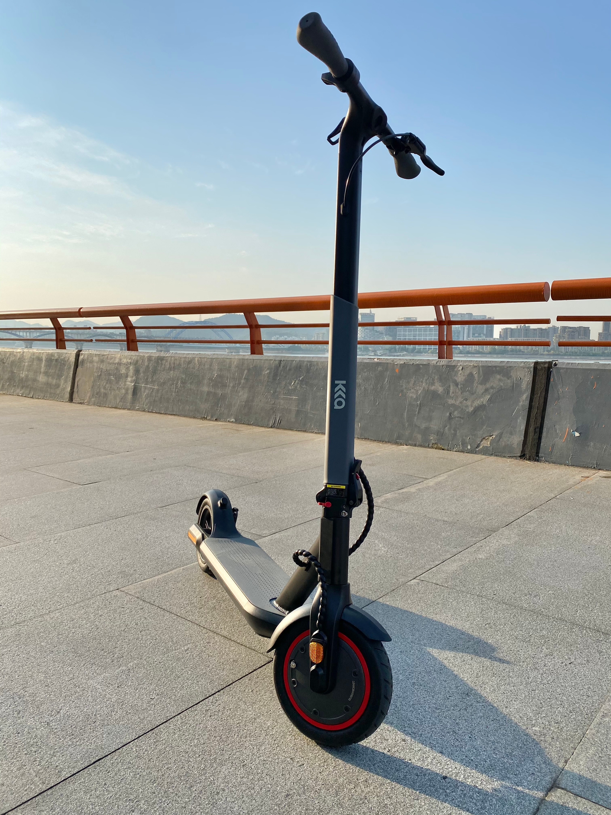 36V Freddo X1 E-Scooter. 350W motor, 16 mph, 8.5 inch tires, lightweight and foldable Black-4